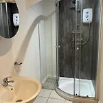 Lakenhow بيت ضيافة