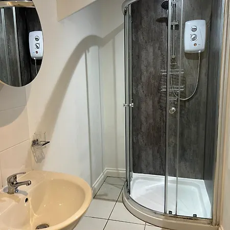 Lakenhow Guest house