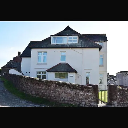 Lakenhow Guest house