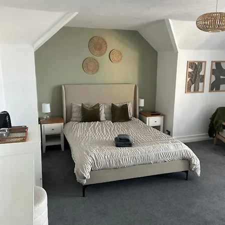 Lakenhow Guest house 3*