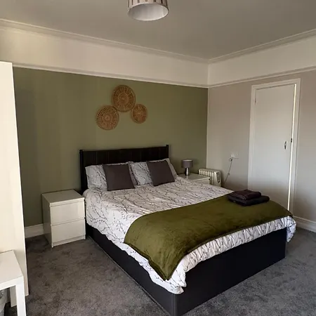 Lakenhow Guest house