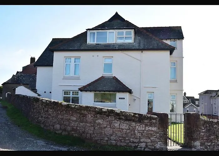 Lakenhow Guest house